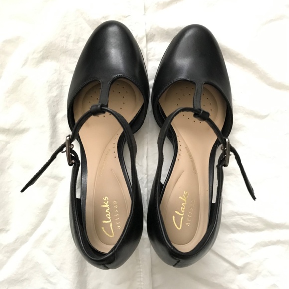 Clarks Freva85 T-Bar Black Pump Heels Leather Upper Size 6.5 Medium Width - Picture 3 of 16